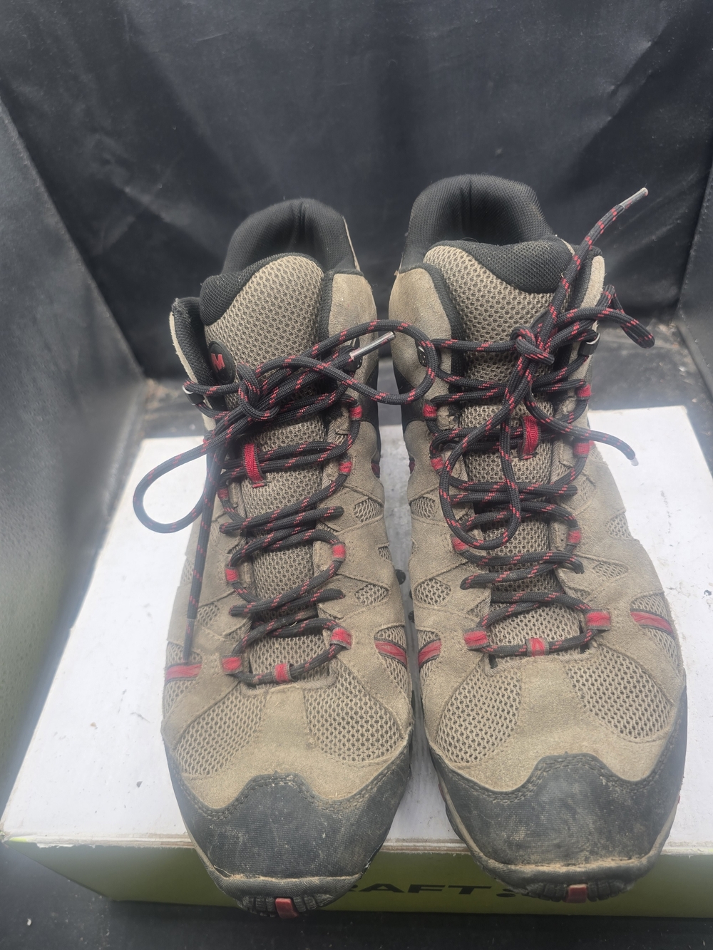 Men's Outdoor Trail Shoes in Brown with Red Accents